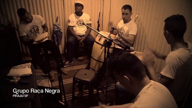 VEM PRA CÁ MORENA - Grupo Raça Negra (capoeira) смотреть онлайн