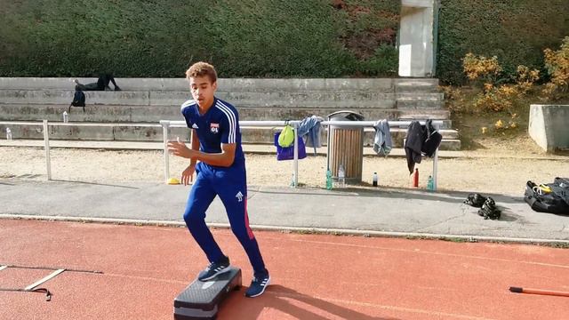 GABY COACH ATHLÉTISME ET PRÉPARATEUR PHYSIQUE AVEC TIDIANE FOOTBALLEURU17. OLYMPIQUE LYONNAIS(1) смотреть онлайн