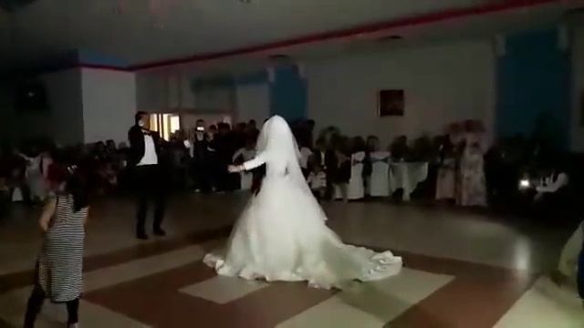 Super gelin damat erik dali bayilacaksiniz😉 ((Asiye&Serwet)) смотреть онлайн