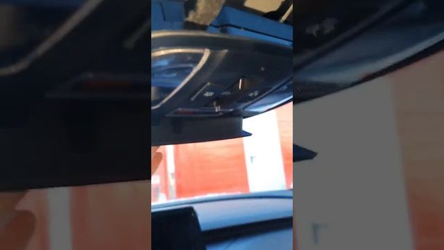 Kia stinger. Демонтаж плафона, установка регистратора. смотреть онлайн