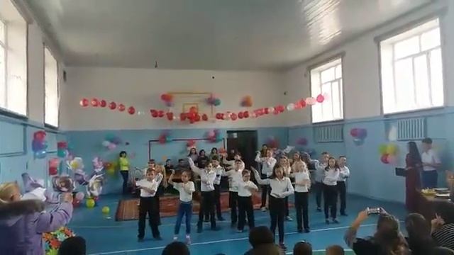 Осенний бал - флешмоб 5 ,, в" класс.Мы старались надеюсь оцените :-) смотреть онлайн