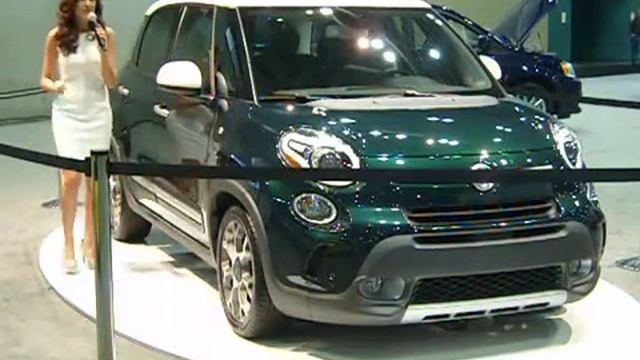 Fiat 500L At the Kansas City Autoshow смотреть онлайн