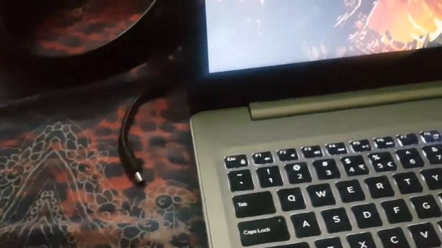 Amd radeon r530 4gb graphics , how to run games smooth on laptop when unplugged,how to increase fps смотреть онлайн