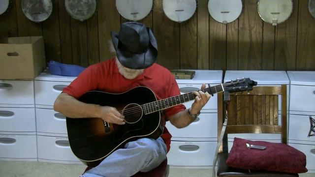1935 Gibson Jumbo смотреть онлайн