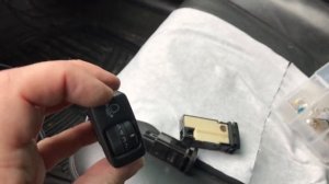 Замена лампочек в кнопках слева от руля в Тойота Камри V30 2005г