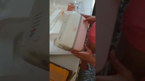 Bear electric lunch box for traveling.