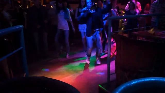 El Chino's Master class. Bachata at Papa Joe's смотреть онлайн