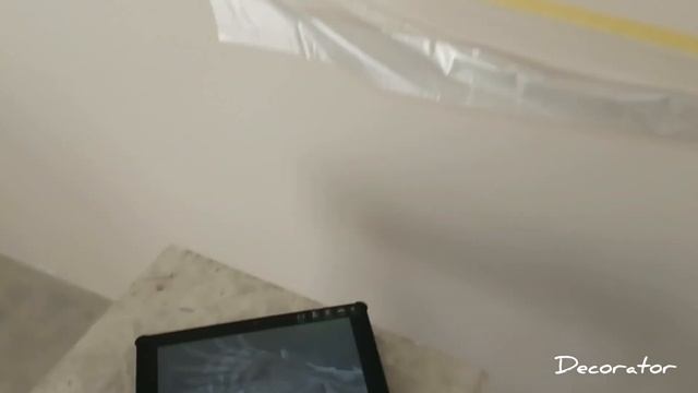 Аэрография на стене, прорисовка перьев и фона. смотреть онлайн