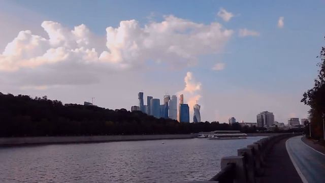 Мини-поездка по Москве на велосипеде смотреть онлайн