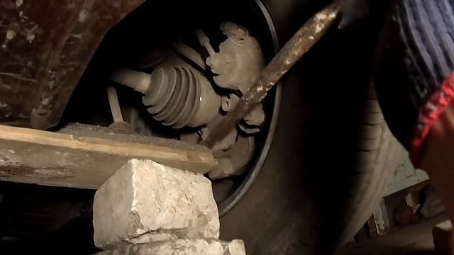 Проверка шаровых опор и рулевых наконечников на Ланосе смотреть онлайн