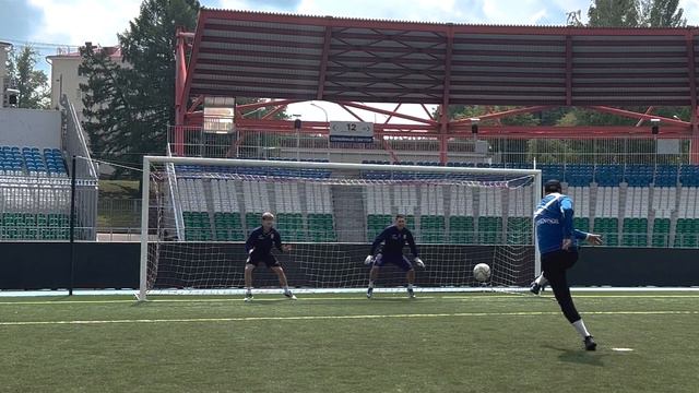 ОЧЕНЬ СТРАННЫЕ ПЕНАЛЬТИ С ИГРОКАМИ ФК УФА! ПРОИГРАВШИЙ ПОЛУЧАЕТ ТОРТОМ В ЛИЦО! смотреть онлайн