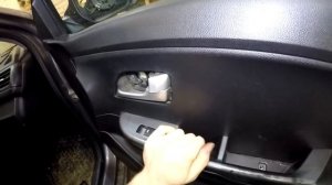 Снимаем дверную карту передних дверей Kia Rio 2011-2017год