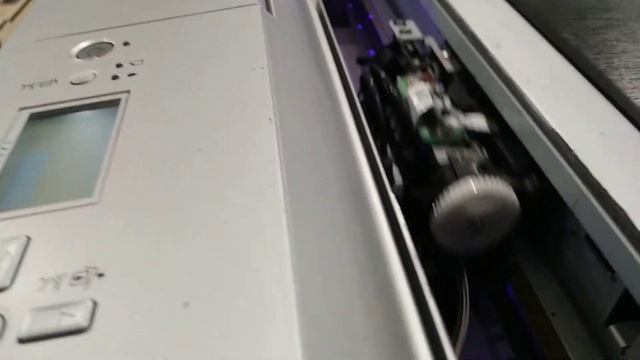 Уф планшетный принтер EPSON 3880 с печатной головкой  DX-7.Печать уф-отверждаемыми чернилами.