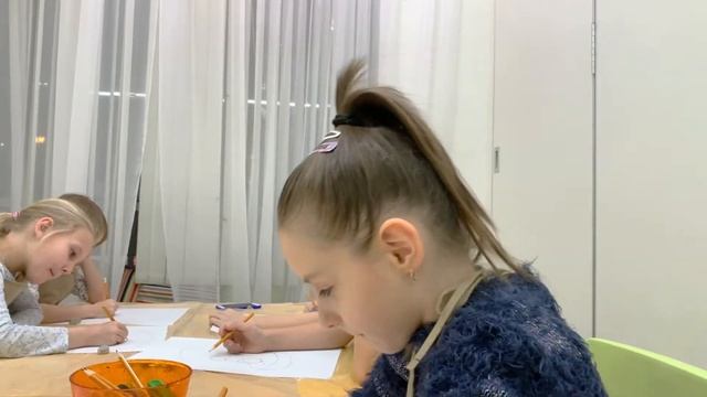 Занятия живописью в детском центре #Bambinoerudito смотреть онлайн