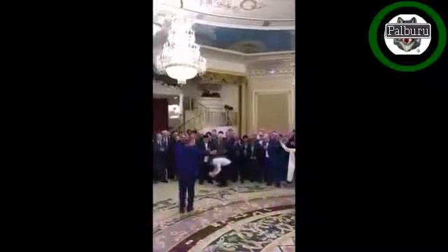ЧЕЧЕНСКАЯ СВАДЬБА И МНОГО ДЕНЕГ - СЛАБОНЕРВНЫМ НЕ СМОТРЕТЬ!!! смотреть онлайн