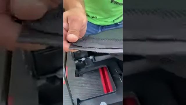 Сборка травосборника газонокосилки Greenworks 2502207 и 2509607 смотреть онлайн