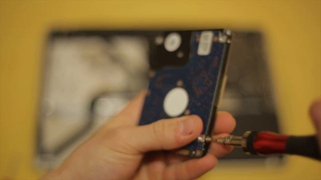 Upgrading a $100 MacBook Pro Unibody 2012! смотреть онлайн