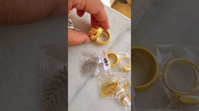 Ювелирные изделия из серебра в ассортименте