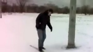 Парень проткнул очко палкой