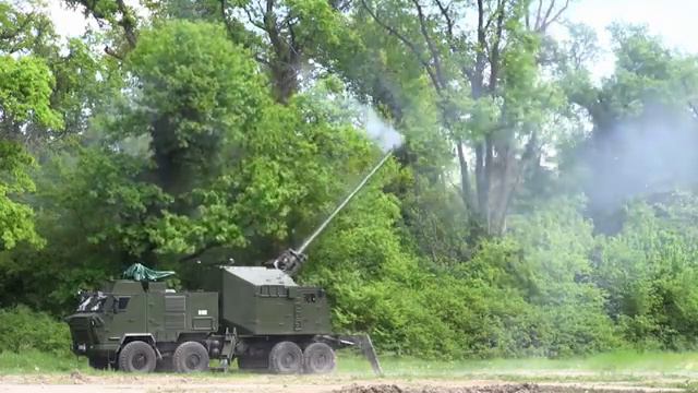 SRPSKO ORUZJE | YUGOIMPORT SDPR | ☆ Nora B52 ☆ 155 mm Self Propelled Gun Howitzer смотреть онлайн