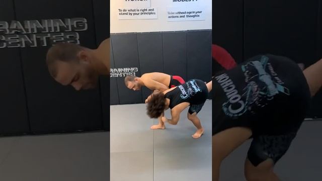 Kote Gaeshi - Gedan Ate - Uchi Mata Combination Attack смотреть онлайн