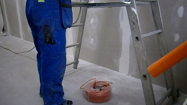 Как затянуть провод в гофру своими руками смотреть онлайн