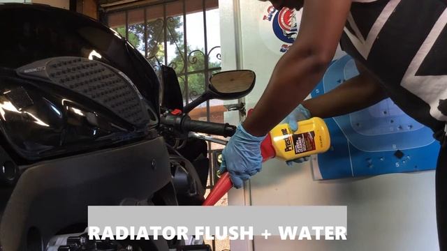 SUZUKI GSXR 600 Coolant Flush and Change | |Gixxer Sisters смотреть онлайн