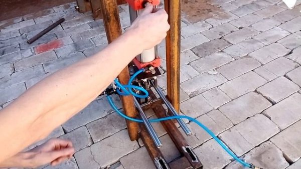 Регулировка скорости движения пневмоцилиндра. Пневмотиски смыкания пресс-формы ТПА