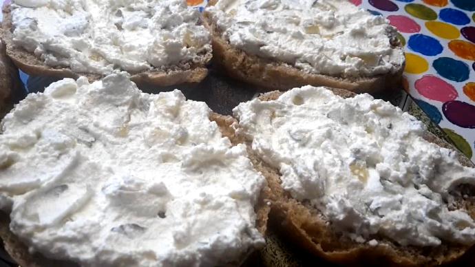 Творожный сыр из замороженного кефира. Как приготовить нежный творожный сыр дома. смотреть онлайн