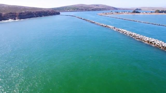Камера беспилотника сняла два быстрых НЛО смотреть онлайн