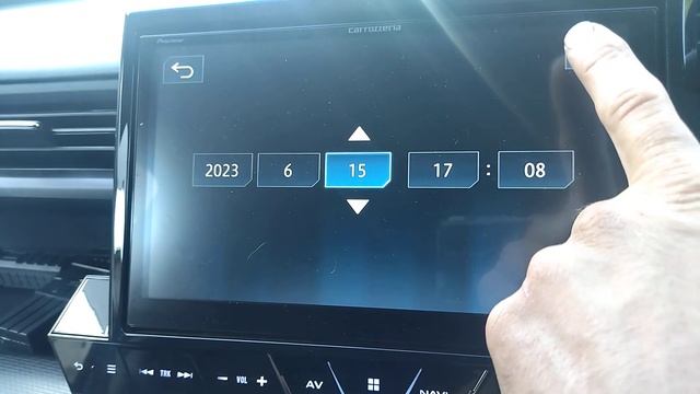 установка времени и даты на магнитолле Pioneer Carrozzeria Avic смотреть онлайн