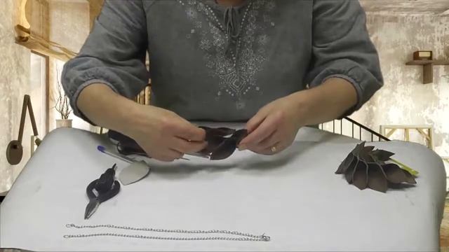«Колье с цепочкой из кожи» смотреть онлайн