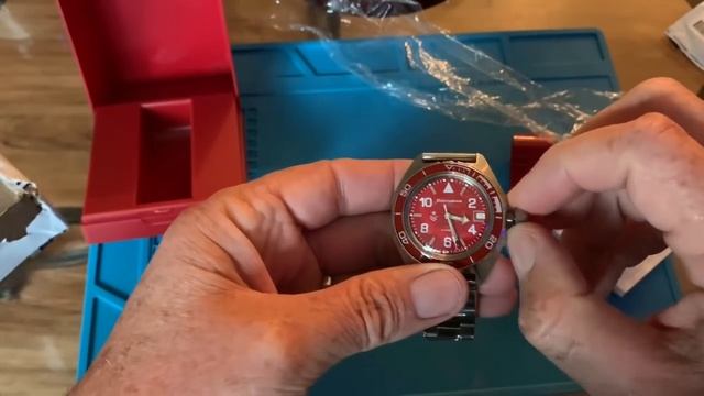 Vostok "Komandirskie" ("Commander") Russian Watch unboxing. смотреть онлайн
