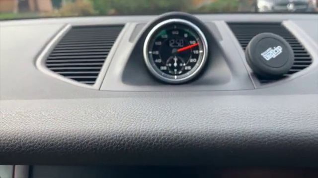 How to use your porsche sport chrono clock in a Macan смотреть онлайн