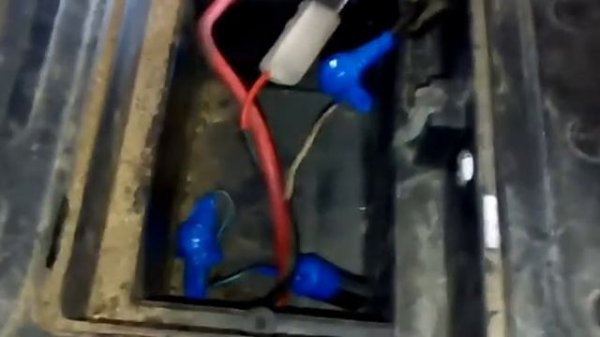 ABM TORNADO (ставим конденсатор чтобы мигали поворотники без аккумулятора)