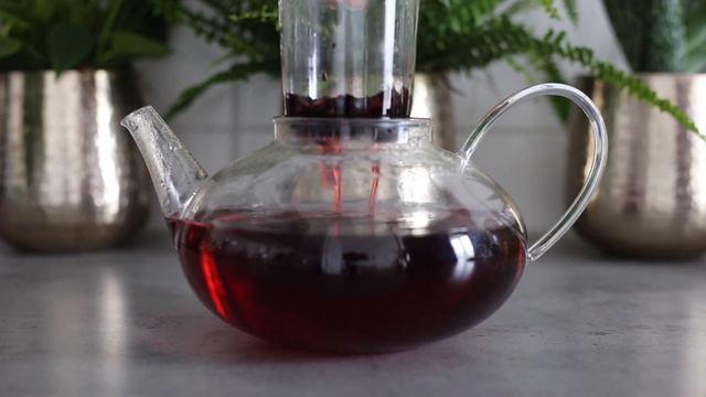 How to Make a Hibiscus Iced Tea Refresher? Easy 3 Ingredient Hibiscus Iced Tea. смотреть онлайн