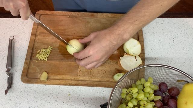 Свиные ребрышки с грушей и виноградом (божественный маринад за 60 минут) смотреть онлайн