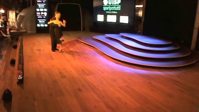 "Milonga triste" in piazza del Liberty Milano - micatango.it смотреть онлайн