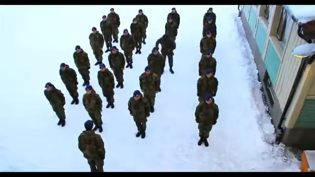 Когда в армии делать нечего!:D смотреть онлайн