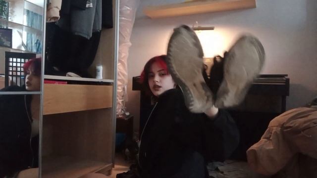 разбираю старые вещи и продаю на АВИТО смотреть онлайн