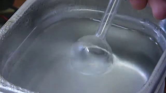 Распыление воды в ультразвуковой ванне.flv смотреть онлайн