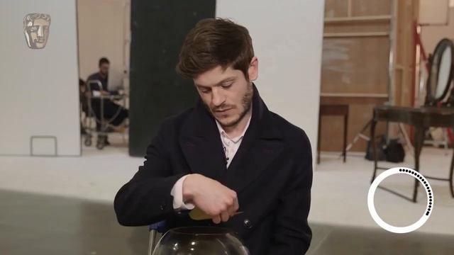 Игра Престолов: Иван Реон (Рамси Болтон) отвечает на вопросы за 60 секунд (рус.суб.) смотреть онлайн