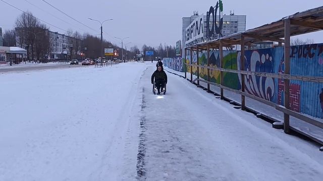 Коляска на лыжах