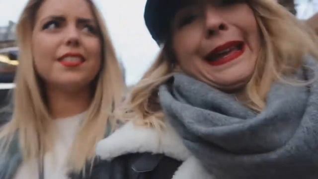 ZOELLA IT'S BEGINNING TO LOOK A LOT LIKE CHRISTMAS | VLOGMAS - Русский перевод [RUS] смотреть онлайн