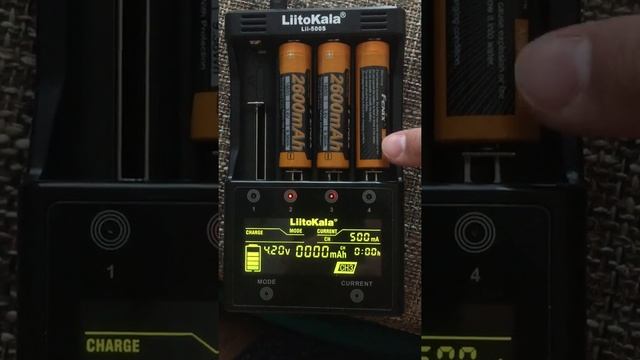 Fenix CL30R не работает один аккумулятор смотреть онлайн
