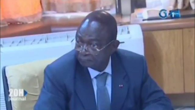 Réunion interministériel sur la mise en oeuvre des mesures annoncées par le président Ali Bongo смотреть онлайн