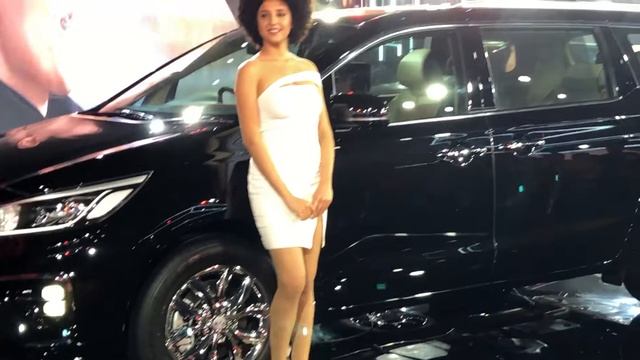 Kia Carnival Limousine at Auto expo 2020 смотреть онлайн