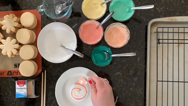 Tie-Dye Cookies смотреть онлайн