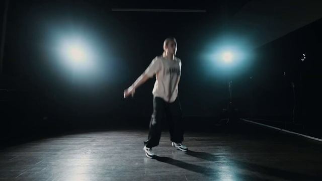Силовая и Растяжка от Никиты Плешакова в студии Yagoda Dance в Санкт-Петербурге