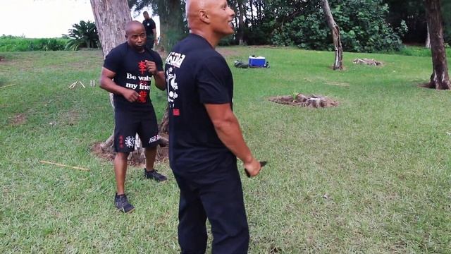 KNIFE TRAIN WITH INTENSITY! So you can translate it to empty hand. смотреть онлайн
